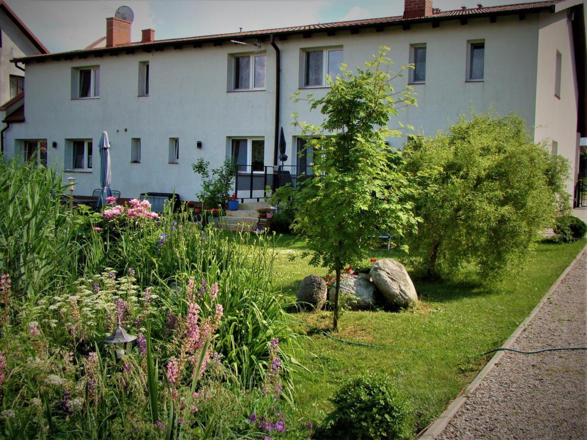 Pokoje Przy Kominie Piecki  Exterior foto