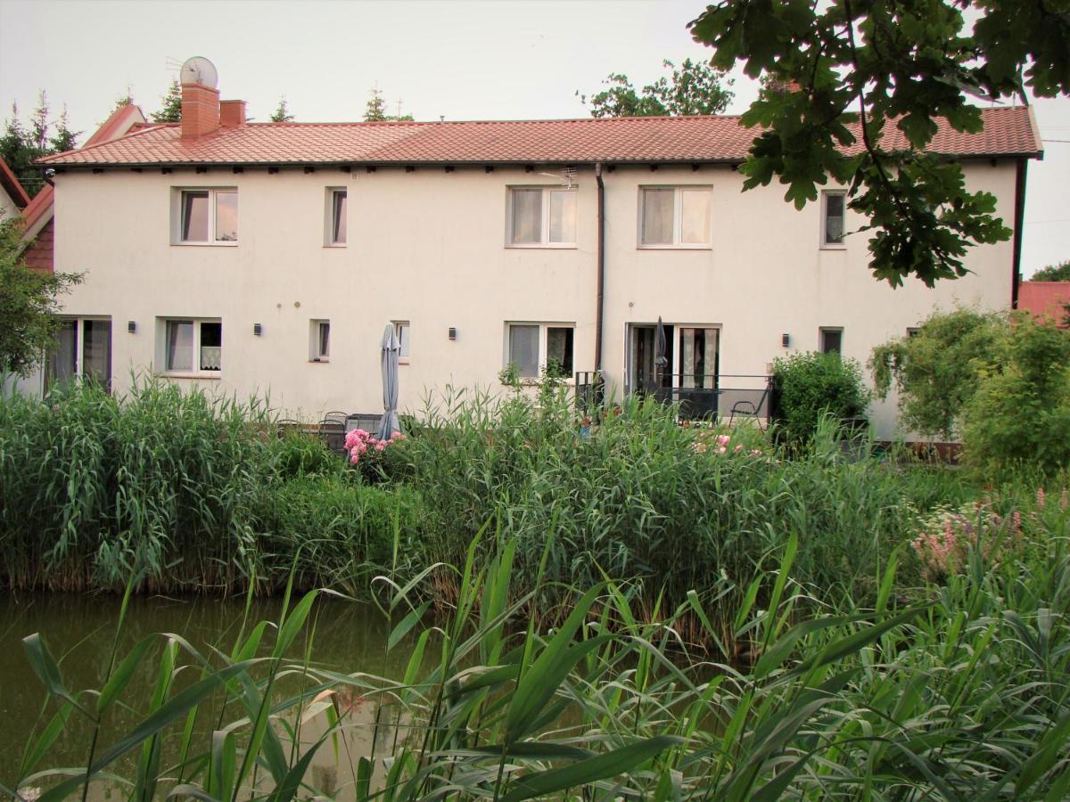 Pokoje Przy Kominie Piecki  Exterior foto
