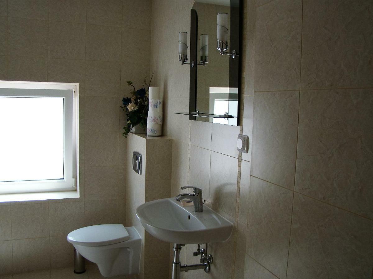 Pokoje Przy Kominie Piecki  Exterior foto