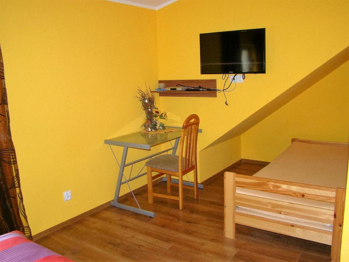 Pokoje Przy Kominie Piecki  Exterior foto